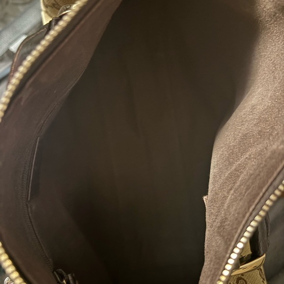 Gucci Brown Monogram Canvas Handbag - Picture 8 of 16